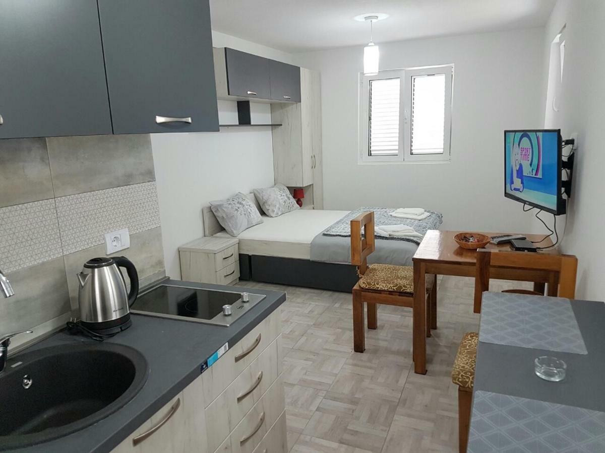 Porto Njegusi A1 Apartment Cetinje Exterior foto