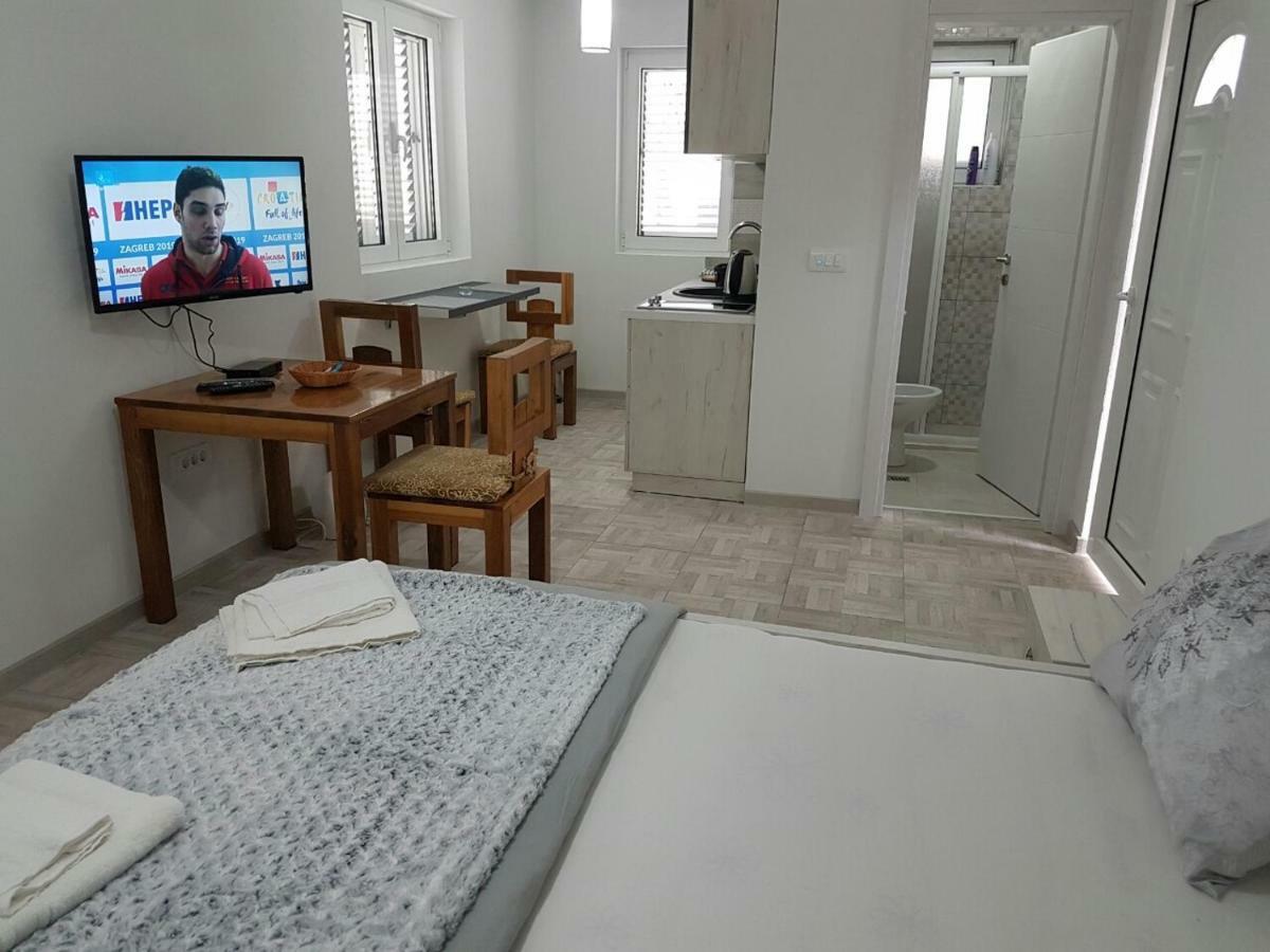 Porto Njegusi A1 Apartment Cetinje Exterior foto